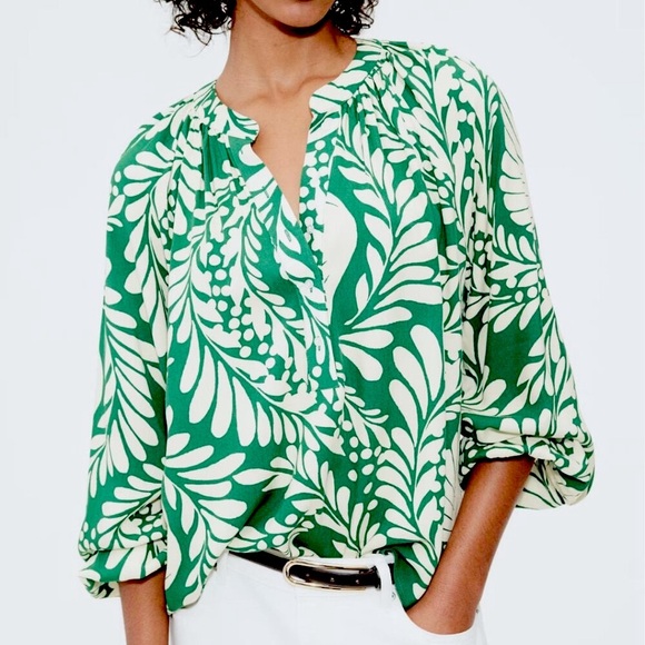 NWT H&M Balloon Sleeve Blouse Green Ivory Print Small - Picture 5 of 8